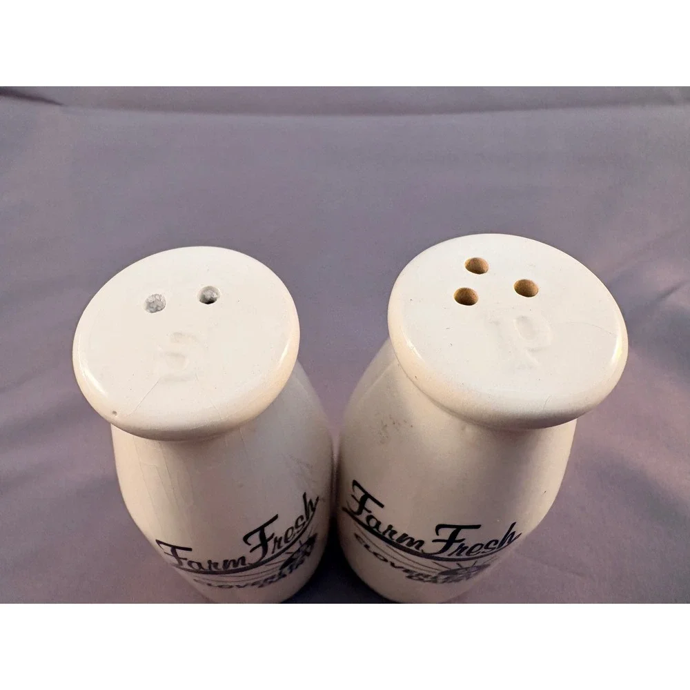 Farm Fresh Cloverleaf Dairy Milk Bottle Ceramic Salt and Pepper Shaker Set White